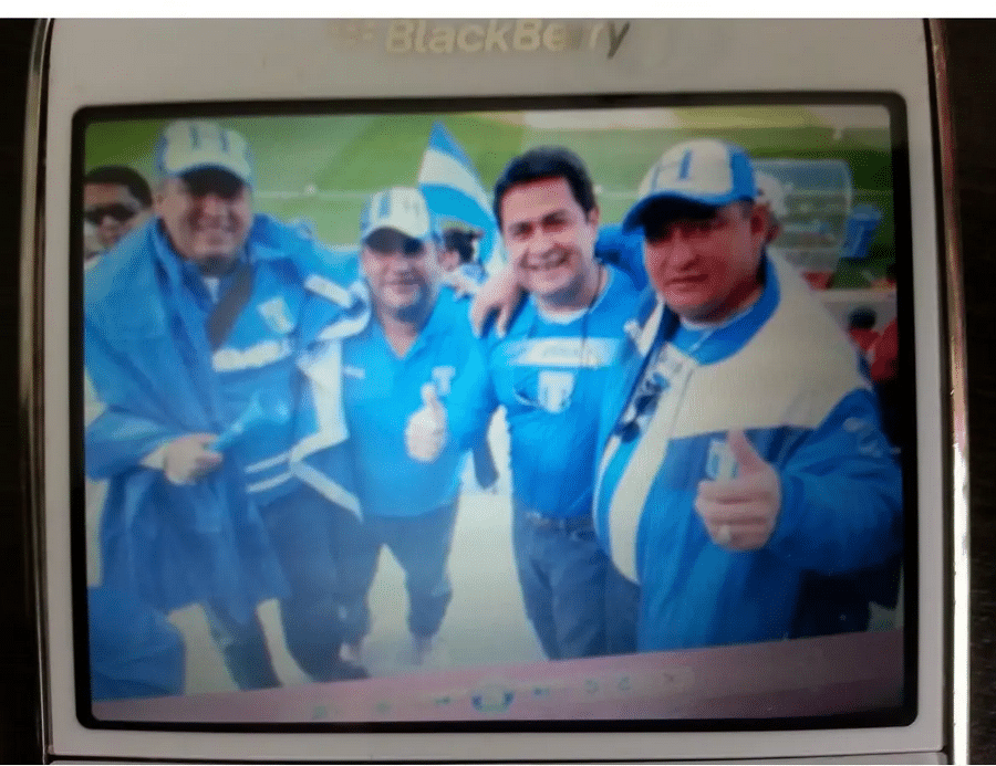 Juan Orlando Hernandez photographed with Valle cartel leader Miguel Arnulfo Valle at the 2010 World Cup in South Africa, introduced as evidence at Hernandez's 2024 SDNY drug trafficking trial.